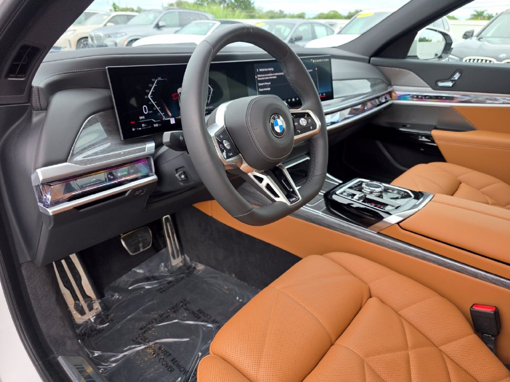 Used 2023 BMW 740i w/ Parking Assistance Package RWD image 10