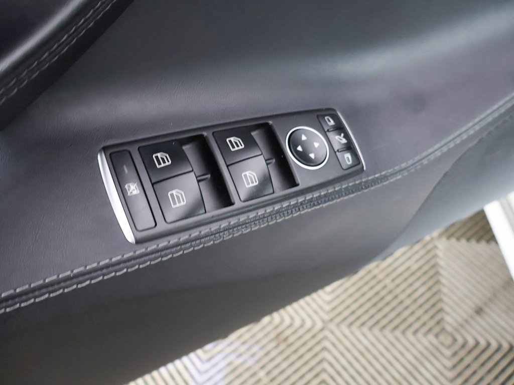 Used 2019 Tesla Model S Performance AWD/4WD image 36