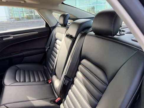 Used 2020 Ford Fusion SEL image 12