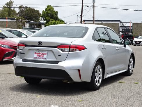 Used 2025 Toyota Corolla LE FWD image 13