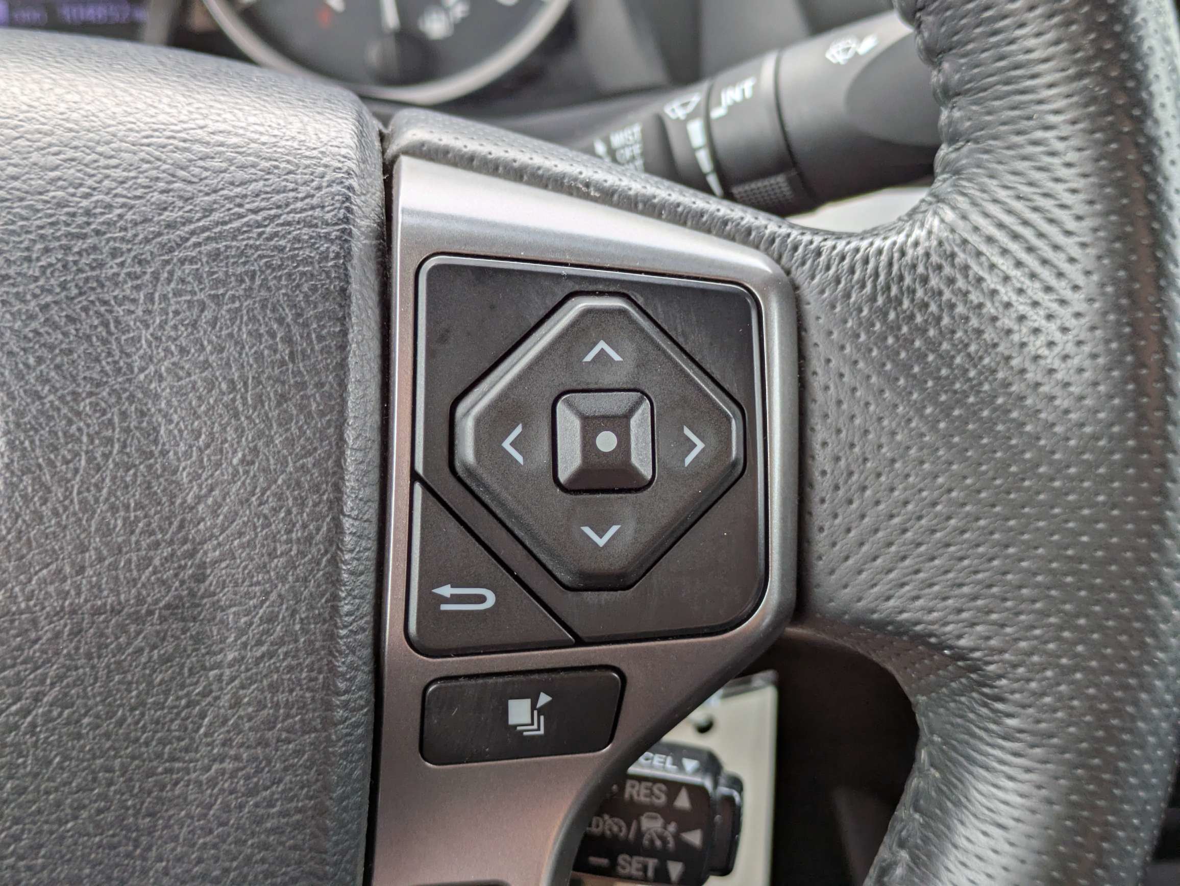Used 2019 Toyota Tacoma SR5 RWD image 23