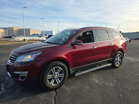 Used 2017 Chevrolet Traverse LT image 7