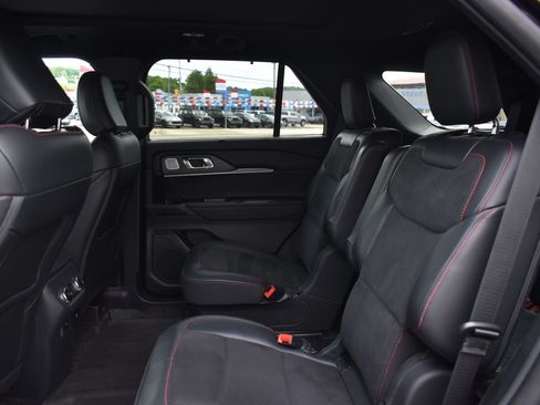 Used 2025 Ford Explorer ST AWD/4WD image 18
