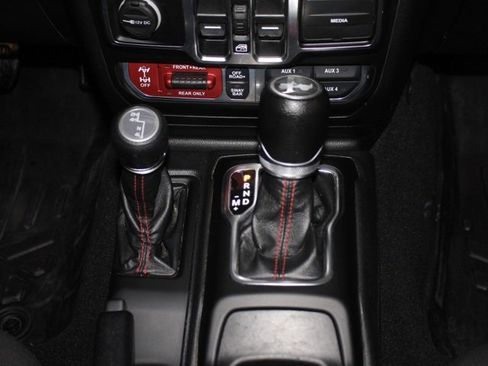 Used 2021 Jeep Wrangler Unlimited Rubicon w/ Xtreme Recon 35" Tire Package image 18