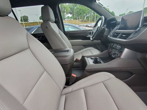 Used 2023 Chevrolet Tahoe LT w/ Luxury Package AWD/4WD image 4