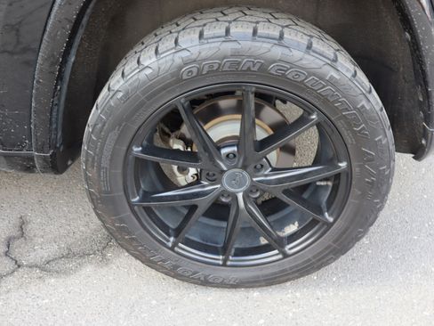 Used 2018 Jeep Grand Cherokee Altitude image 35