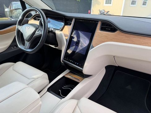 Used 2018 Tesla Model X 100D AWD/4WD image 19