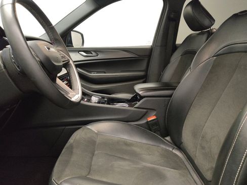 Used 2023 Jeep Grand Cherokee L Laredo image 17