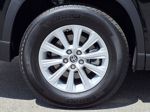 Certified 2025 Toyota Grand Highlander AWD image 6