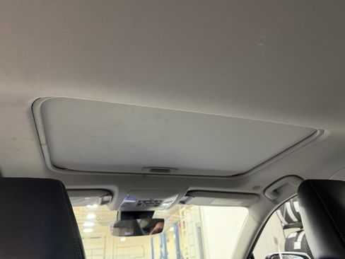 Used 2025 Toyota RAV4 XLE Premium image 28