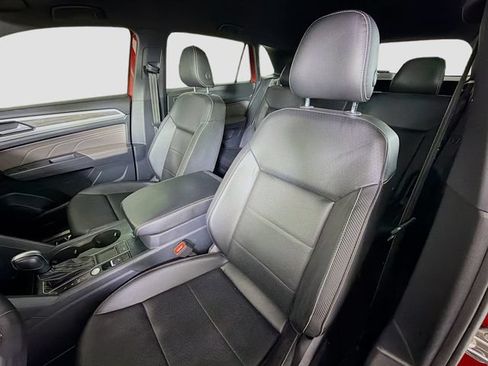 Used 2021 Volkswagen Atlas Cross Sport SE FWD image 11