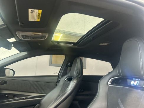 Used 2022 Hyundai Elantra N FWD image 7