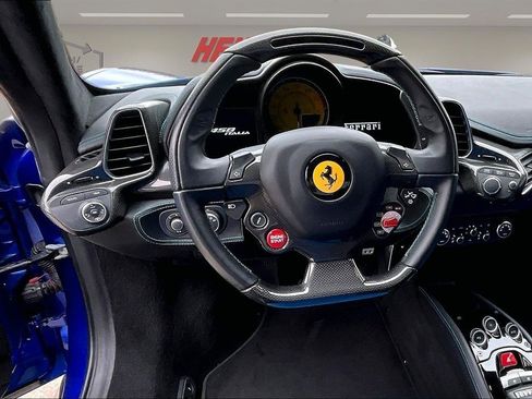 Used 2015 Ferrari 458 Italia Coupe RWD image 8