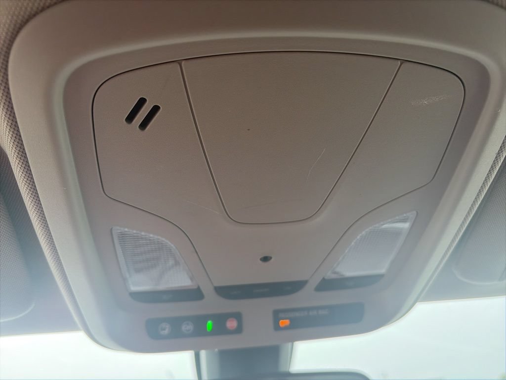 Used 2019 Chevrolet Impala LT FWD image 25