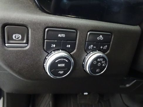 Certified 2023 GMC Sierra 1500 Elevation w/ LPO, Elevation Black Package AWD/4WD image 11