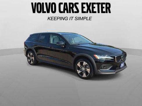 New 2026 Volvo V60 B5 Cross Country Plus w/ Climate Package AWD/4WD image 2
