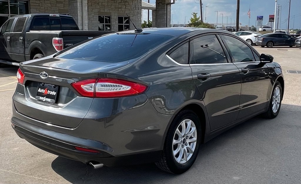 Used 2016 Ford Fusion S FWD image 4