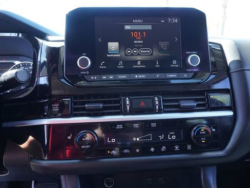 Certified 2025 Nissan Pathfinder SV FWD image 20