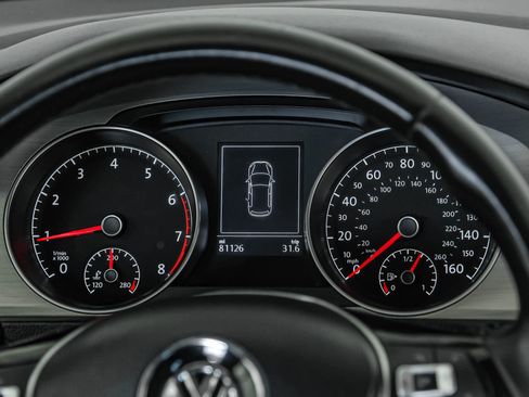 Used 2015 Volkswagen Golf SE image 16