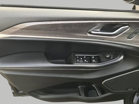 Used 2021 Jeep Grand Cherokee L Limited w/ Luxury Tech Group II image 30