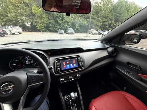 Used 2018 Nissan Kicks S image 26