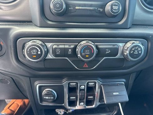 Used 2019 Jeep Wrangler Unlimited Sport S AWD/4WD image 18
