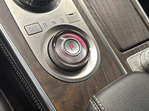 Used 2024 Genesis GV80 2.5T w/ Prestige Package AWD/4WD image 19