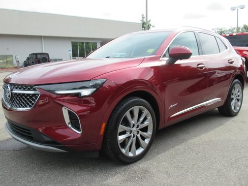 Used 2023 Buick Envision Avenir FWD image 3
