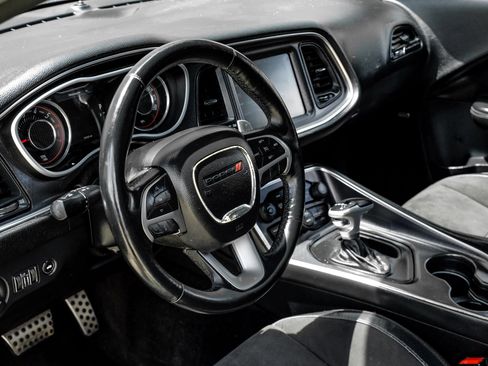 Used 2015 Dodge Challenger R/T Scat Pack w/ Scat Pack Appearance Package RWD image 13