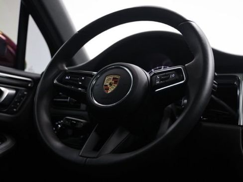 Used 2025 Porsche Macan AWD/4WD image 42