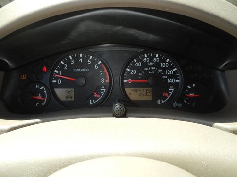 Used 2009 Nissan Frontier SE w/ SE Value Truck Pkg AWD/4WD image 3