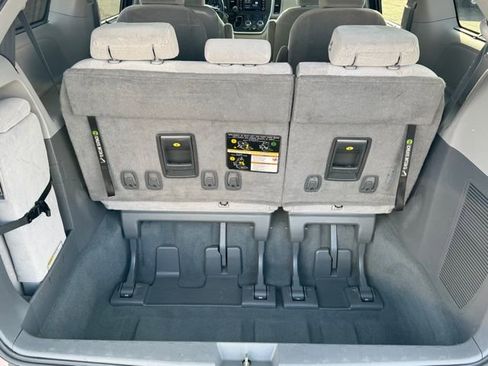Used 2020 Toyota Sienna LE image 31