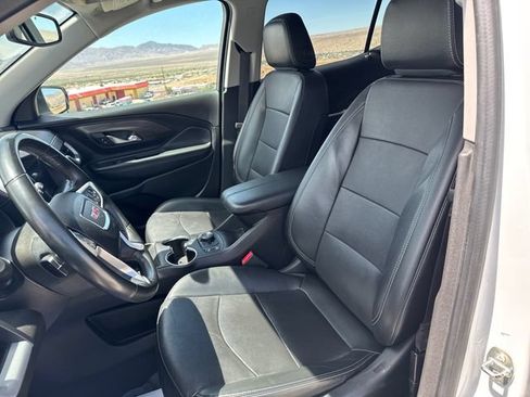 Used 2024 GMC Terrain SLT FWD image 9