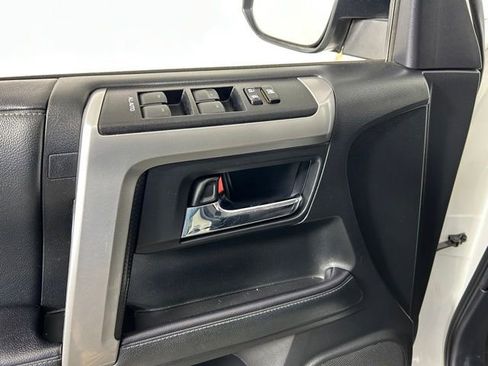 Used 2021 Toyota 4Runner SR5 AWD/4WD image 18