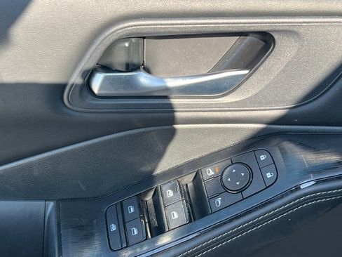 Used 2024 Nissan Rogue SV image 24