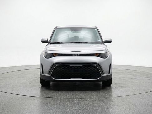 Used 2025 Kia Soul LX w/ LX Technology Package FWD image 1
