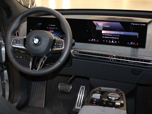 New 2026 BMW iX xDrive45 w/ M Sport Package AWD/4WD image 18