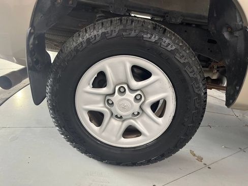 Used 2008 Toyota Tundra 4x4 CrewMax w/ Tow Pkg image 16