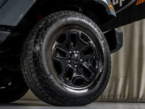 Used 2014 Jeep Wrangler Unlimited Rubicon w/ Connectivity Group AWD/4WD image 48
