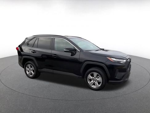 Used 2025 Toyota RAV4 XLE image 2