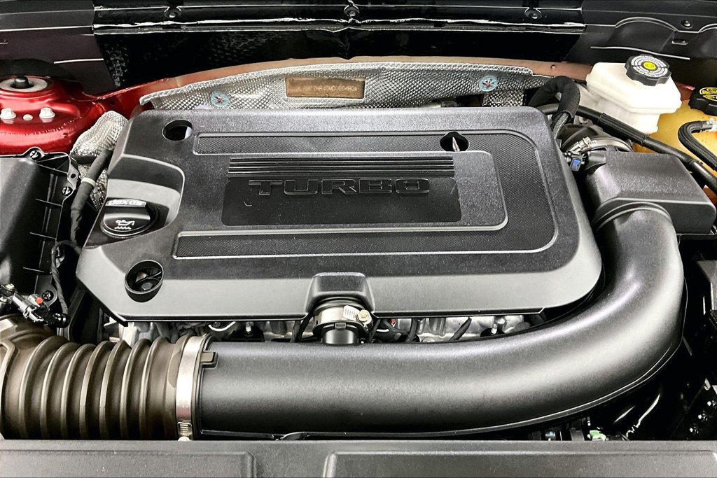Used 2021 Buick Envision Essence w/ Sport Touring Package FWD image 11