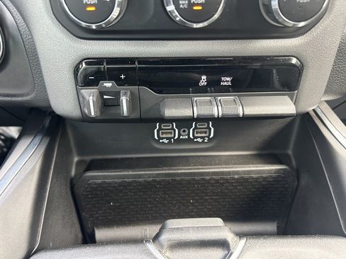 Used 2024 RAM 1500 Big Horn AWD/4WD image 27