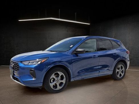 Used 2023 Ford Escape ST-Line AWD/4WD image 3