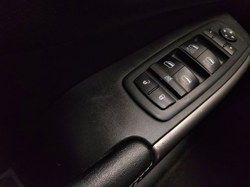 Used 2020 Jeep Cherokee Latitude Plus w/ Cold Weather Group image 27