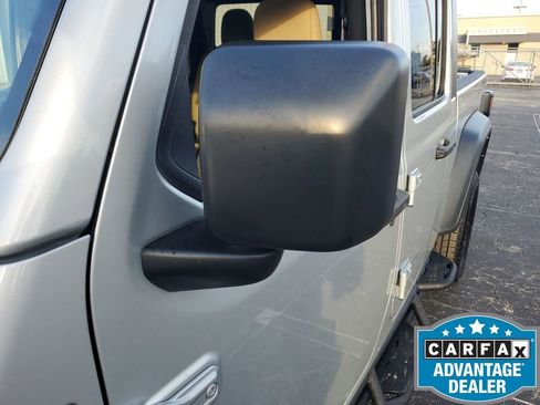 Used 2023 Jeep Gladiator Sport image 23