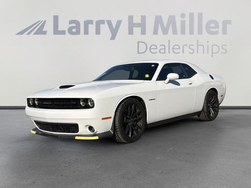 Used 2022 Dodge Challenger R/T w/ Plus Package image 1