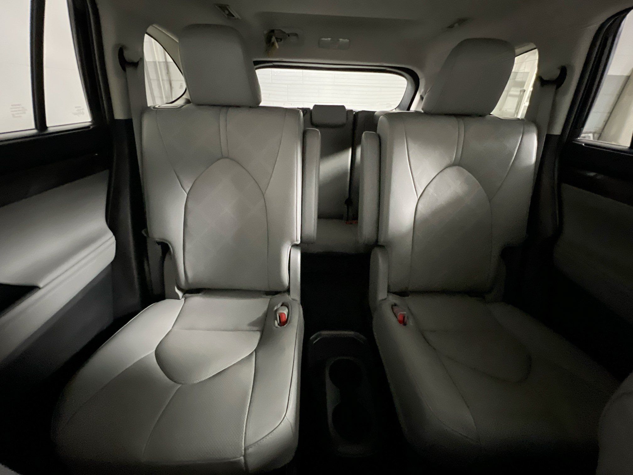 Used 2023 Toyota Highlander Platinum AWD/4WD image 33