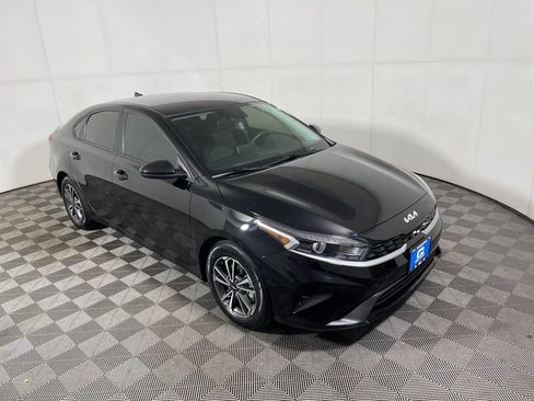 Used 2023 Kia Forte LXS image 1