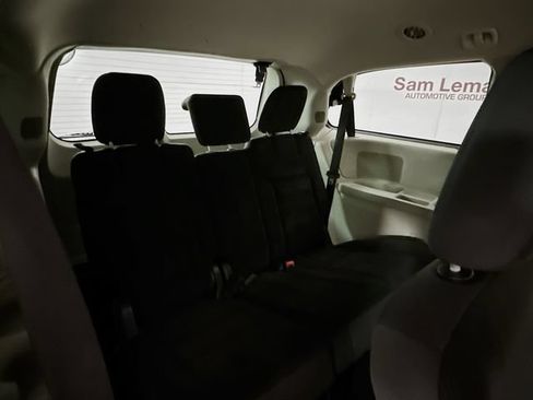 Used 2018 Dodge Grand Caravan SE w/ UConnect Hands-Free Group FWD image 25