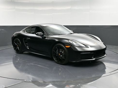 Used 2025 Porsche 718 Cayman image 10